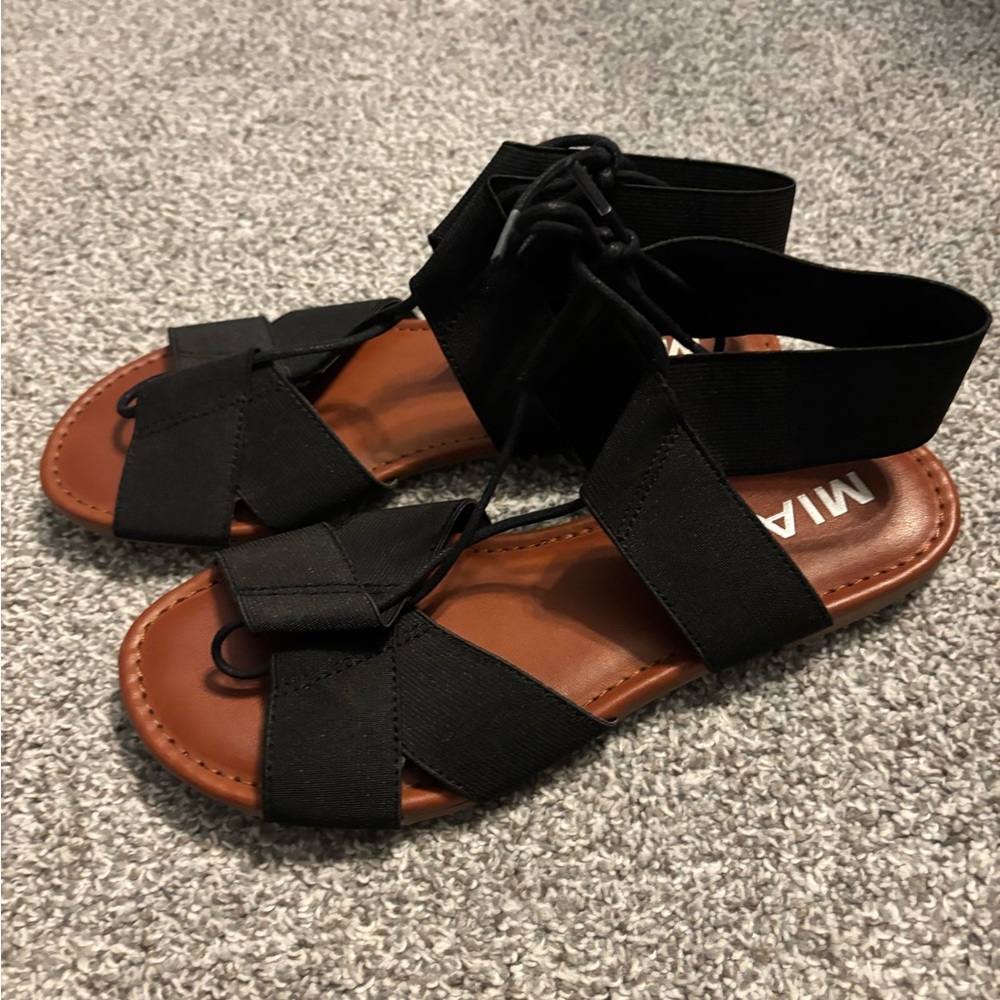 MIA Black and Brown Strappy Sandals